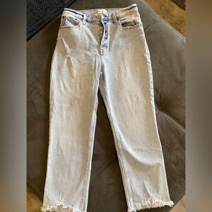 Abercrombie & Fitch Ultra High Rise Straight Jeans 29 Light Wash Raw Hem